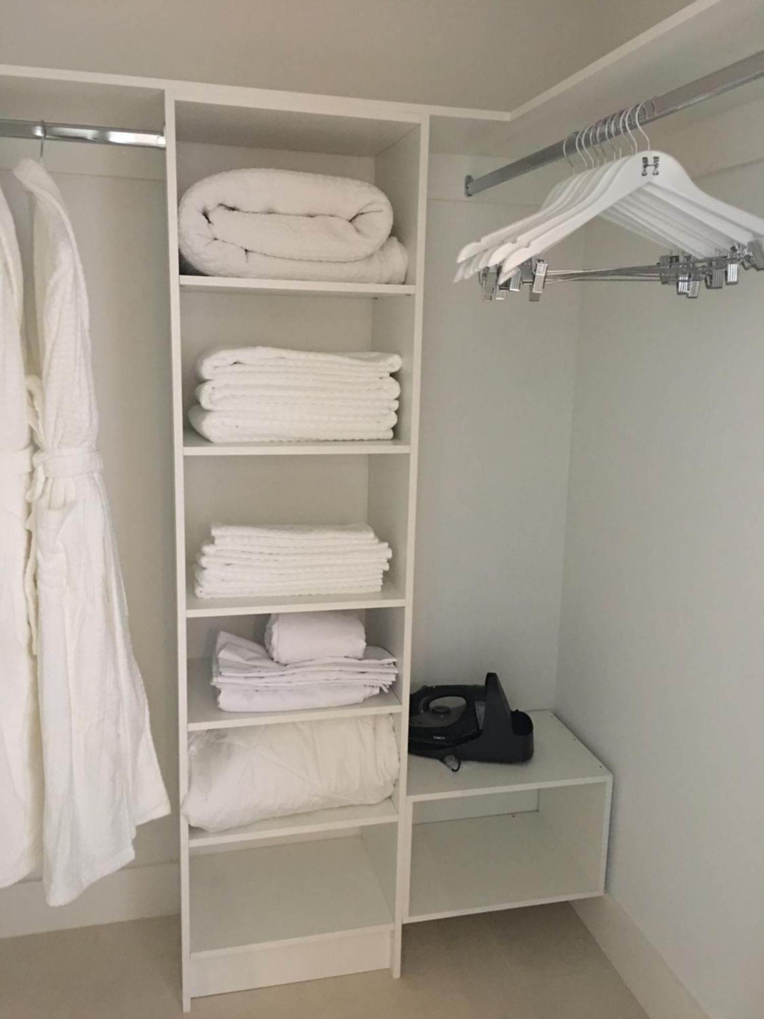 Apartment Hyde 4111 S Ocean Dr *